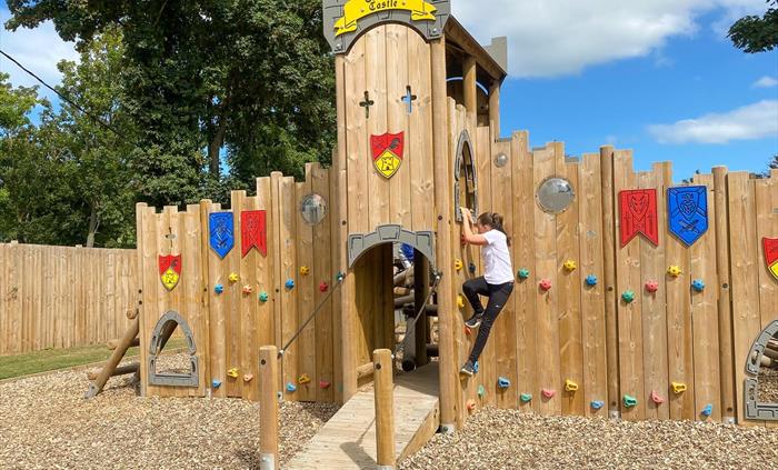 There is tons ouf outdoor play